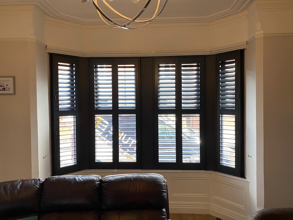 Bold anthracite finish